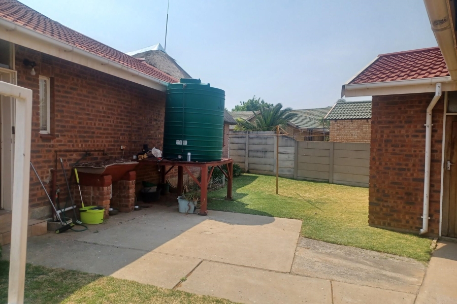 4 Bedroom Property for Sale in Riebeeckstad Free State